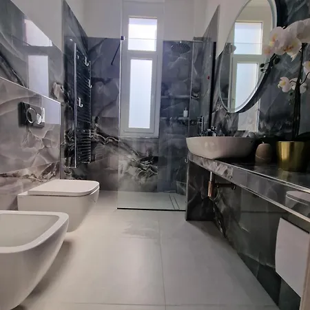 La Casa Della Stazione Специя